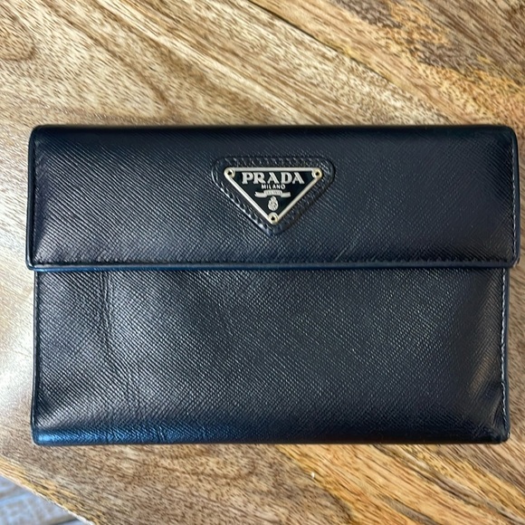 Large Black Saffiano Leather Prada Wallet - Picture 1 of 11